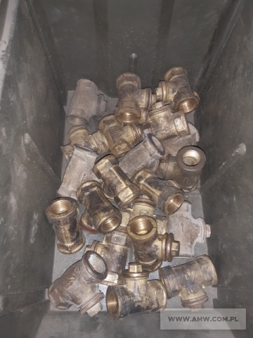 Sprzęt hydrauliczny – pakiet zawierający 104 poz. asort. (wg oddzielnego wykazu), w tym m.in.: zawory, trójniki uszczelki itp. 